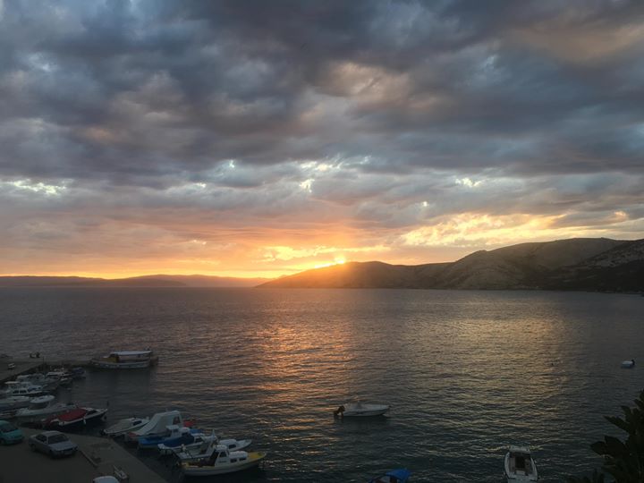 Es wird langsam Nacht in Stara Baska…